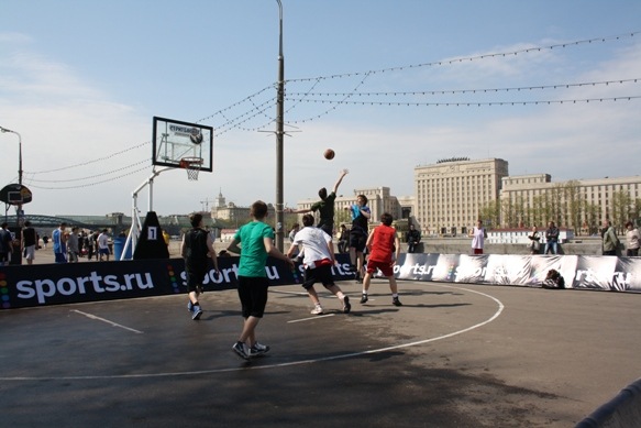 Играем в баскетбол в Москве 25 августа в 10 утра